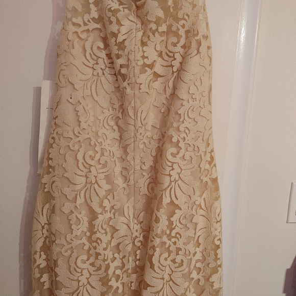 Formal dress - Picture 2 of 4